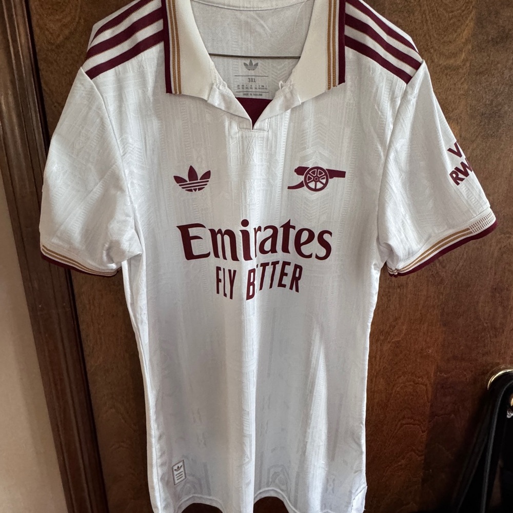 Arsenal Third Kit Saka Players jersey